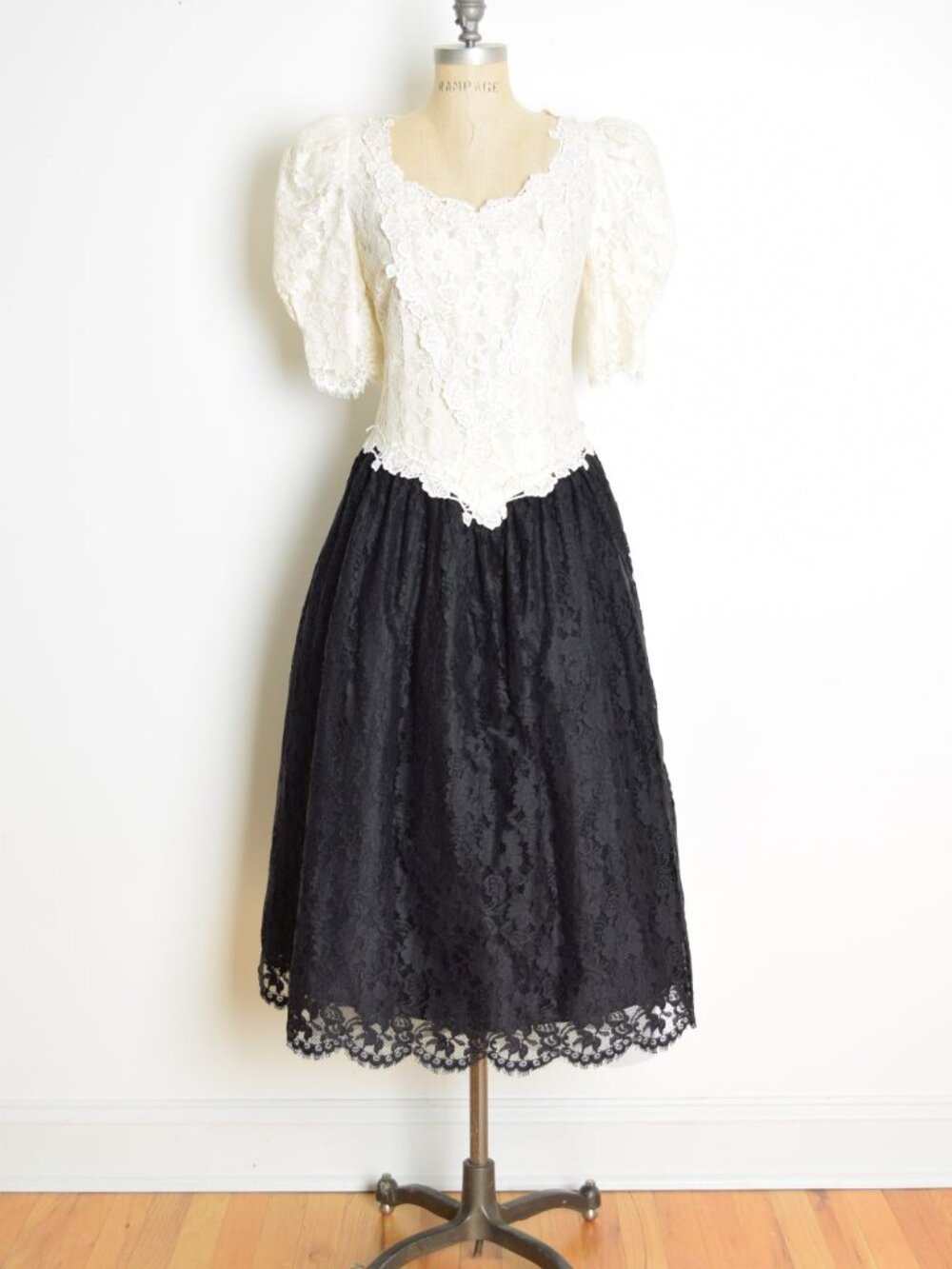 vintage 80s party prom dress cottagecore lace crochet Cachet tea length midi M - Picture 2 of 11